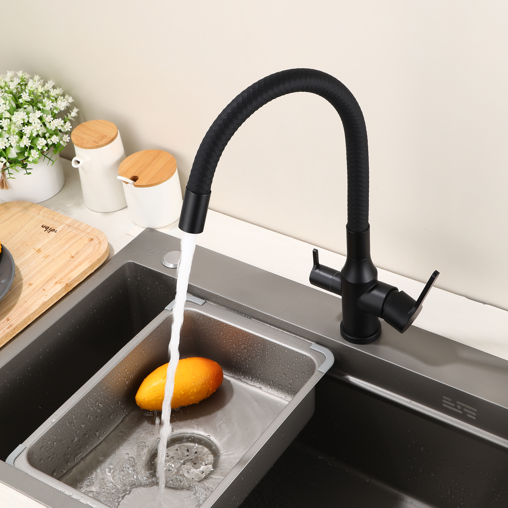 Смеситель для кухни TOKITO AISAI черный (TOK-AIS-1024BL)